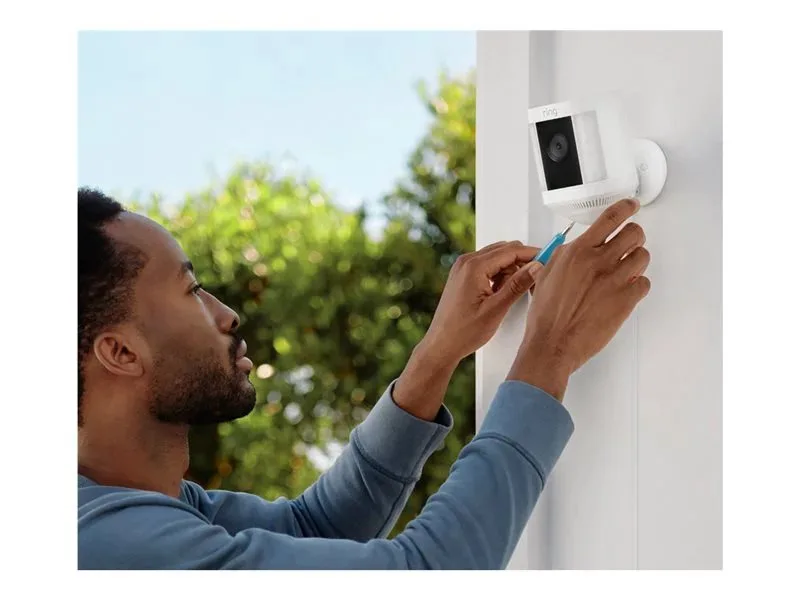 Ring Spotlight Cam Plus Plug-In 1080p 78817294, уличная камера, белая (ЛЕНОВО) Ring Spotlight Cam Plus Plug-In 1080p 78817294, уличная камера, белая (ЛЕНОВО)